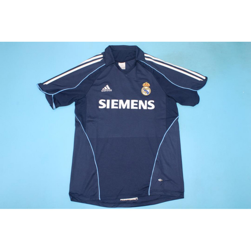 Real Madrid Retro Visitante 05-06 Real Madrid Retro Visitante 05-06