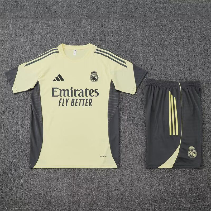 Kit Entrenamiento Real Madrid Amarillo 2025 Kit Entrenamiento Real Madrid Amarillo 2025
