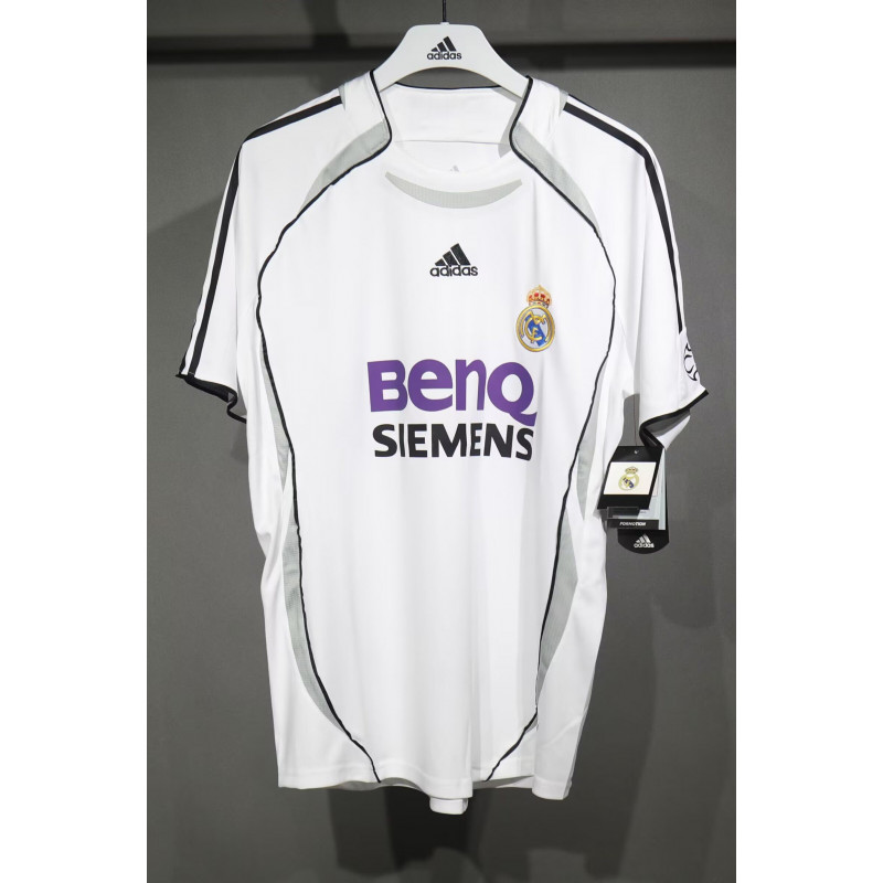Real Madrid Retro Player Version Local 06-07 Real Madrid Retro Player Version Local 06-07