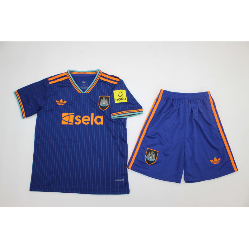 Newcastle Kit Niño Tercera 25-26 Newcastle Kit Niño Tercera 25-26